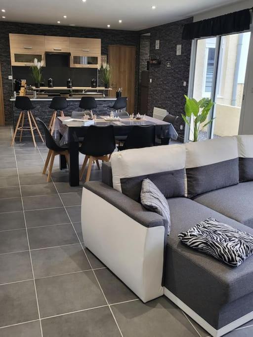 Appartamento Chez Aline Calais Esterno foto